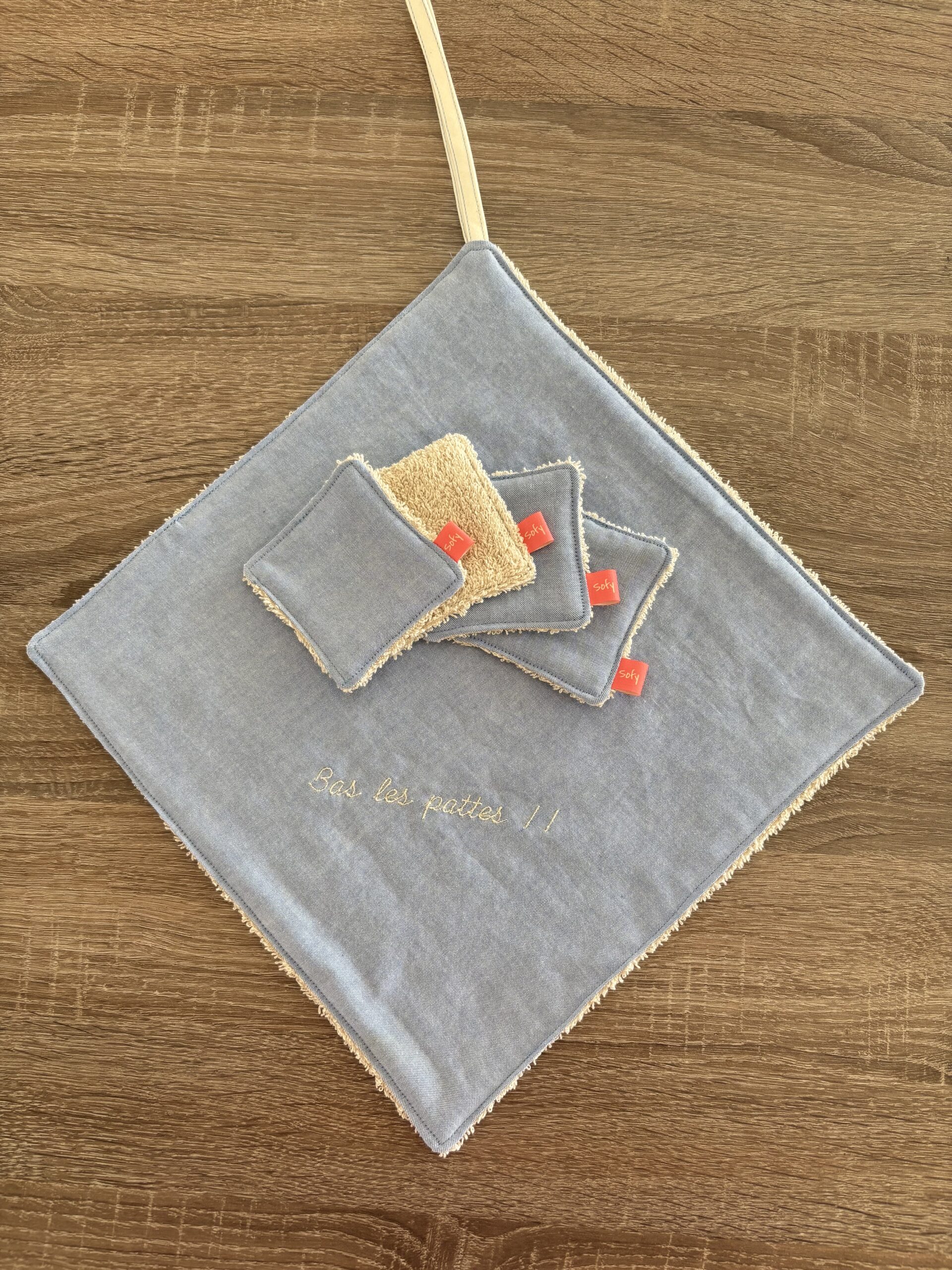 Essuie-pattes et lingettes nettoyantes