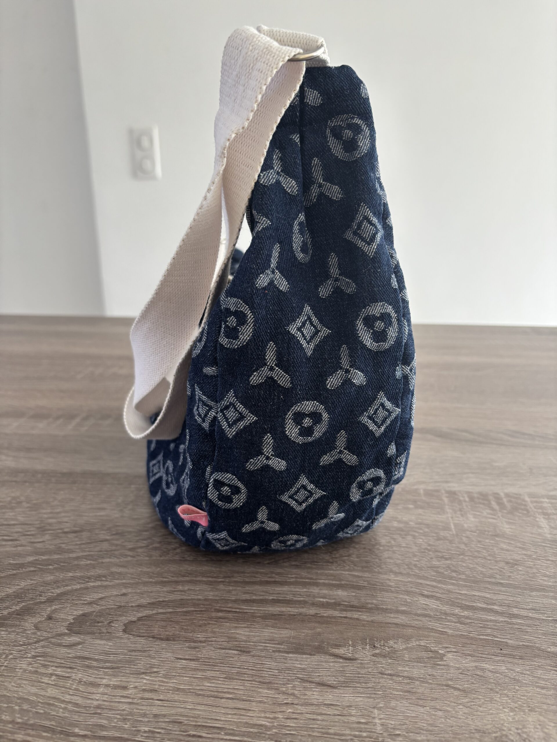 Sac à main demi-lune "LV" – Image 7